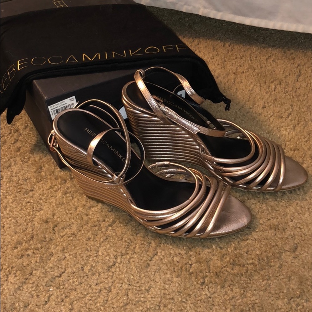 Rebecca Minkoff Rose Gold Metallic Sandals Size 8